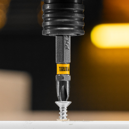 Бита PH2х50, сталь легированная S2, 10 шт., Е 6,3, шестигранный профиль, отрывная упаковка Denzel