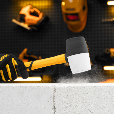 Киянка резиновая, 680 г, черно-белая, фибергласовая рукоятка c TPR покрытием Denzel