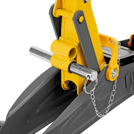 Домкрат гидравлический подкатной с фиксатором, 2 т, 130-330 мм, в кейсе Denzel цена