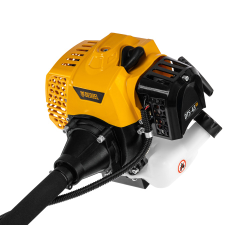 Триммер бензиновый DTS-43S, 43 см3, разъемная штанга, состоит из 2 частей Denzel цена