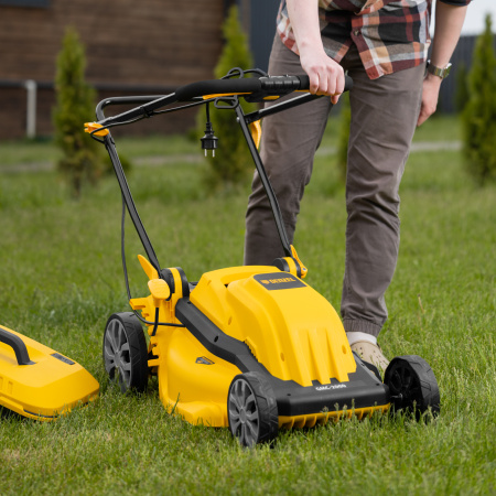 Газонокосилка электрическая GMC-2000, шир. 44см, 2000 Вт, 6 уров., травосб. 45 л Denzel цена