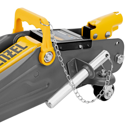 Домкрат гидравлический подкатной с фиксатором, 2 т, 130-330 мм, в кейсе Denzel цена