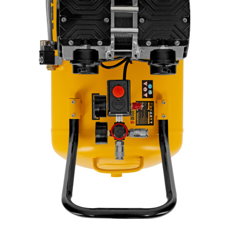 Компрессор безмасляный, малошумный DLS 3300/100, 3300 Вт,3x1100, 100 л, 570 л/мин ,блок управления Denzel