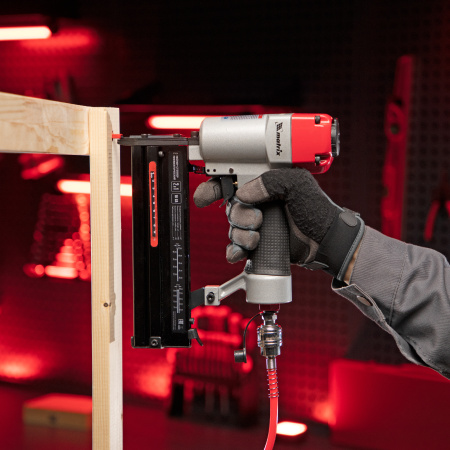 Нейлер-степлер пневматический 2 в 1, гвозди 18GA длина 10-50 мм, скобы 18GA длина 25-40 мм Matrix цена