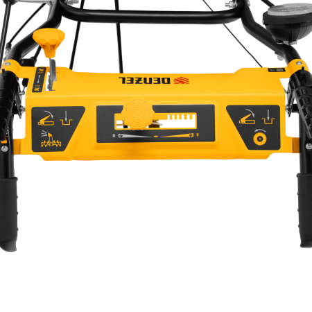 Гибридная снегоуборочная машина с функц. подметания SWB-800, 212 сс, руч. старт, 2 насадки Denzel