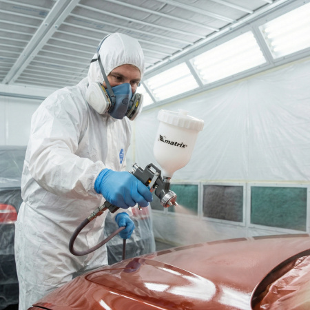 Набор пневмоинструмента, 5 предметов, быстросъемное соединение, краскораспылитель с верхним бачком Matrix цена