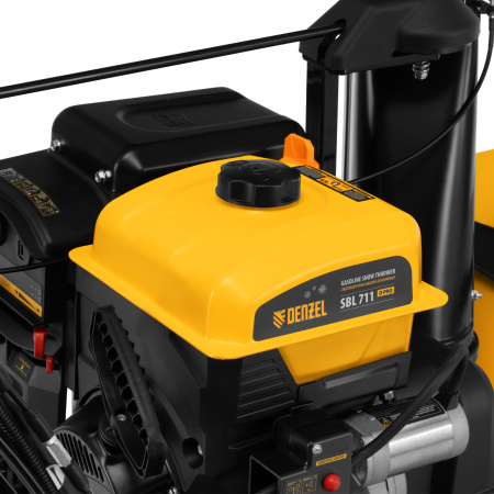 Бензиновая снегоуборочная машина SBL 711D PRO, 302cc, эл.старт, фара, обогрев, блок. дифф. Denzel