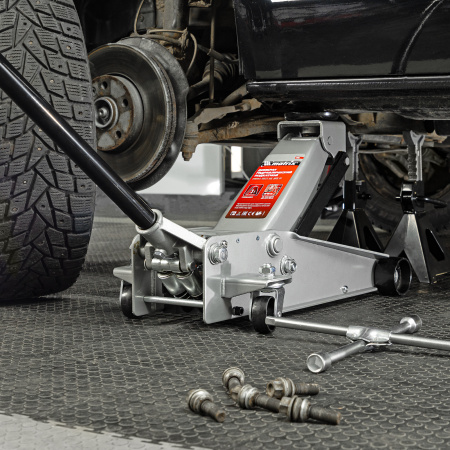 Домкрат гидравлический подкатной профессиональный, быстрый подъем, 3 т, 130-465 мм. Quick Matrix цена