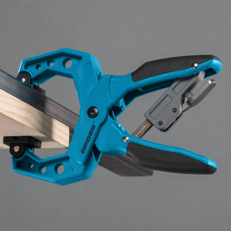 Струбцина клещеобразная 2-1/4, пластиковый корпус, храповой механизм жесткой фиксации, 58 мм Gross цена