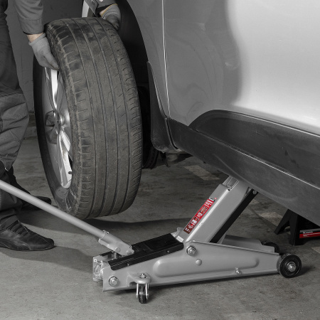 Домкрат гидравлический подкатный, 3 т, высота подъема 130-410 мм Matrix цена