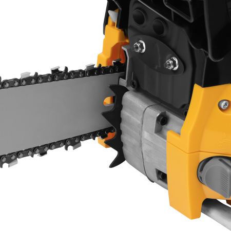 Пила цепная бензиновая DGS-5218, шина 45 см, 52 см3, 3.5 л.с, шаг 0.325, паз 1.5 мм, 72 звена Denzel
