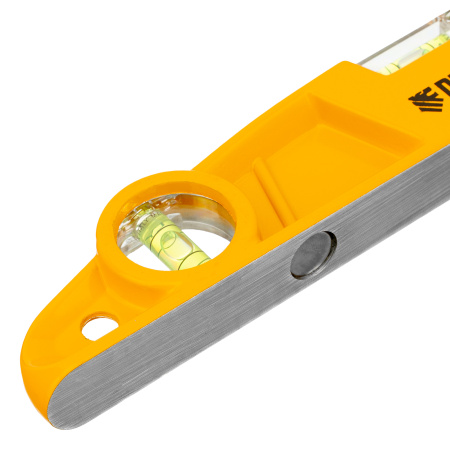 Уровень литой, 300 мм, магнитный, 2 глазка Denzel цена