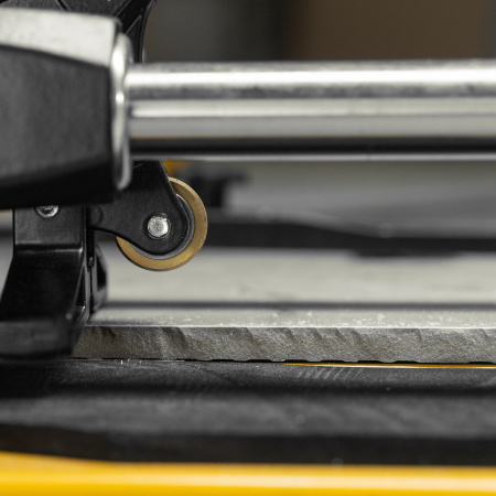 Плиткорез 600х14мм, цельнометал. напр., каретка на подш., стальная станина, рукоятка-пенал Denzel цена