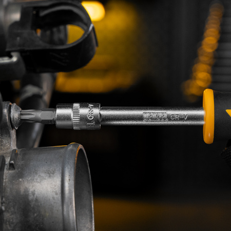 Набор инструментов, 1/2", 1/4", CrV, S2, пластиковый кейс, 82 предмета Denzel