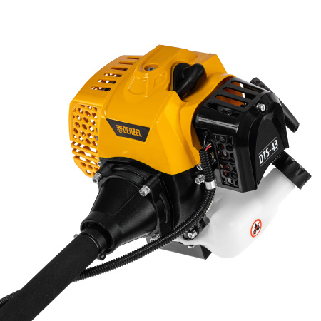Триммер бензиновый DTS-43, 43 см3, неразъемная штанга, состоит из 2 частей Denzel цена