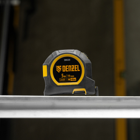 Лазерный дальномер с рулеткой LT-40, 5м x 19 мм, дальномер 40м, автомат. фиксация Denzel цена
