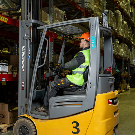 Каска защитная ударопрочная, ABS/PC, плавная регулировка, модель «Форвард» (К-05)оранж. Denzel цена