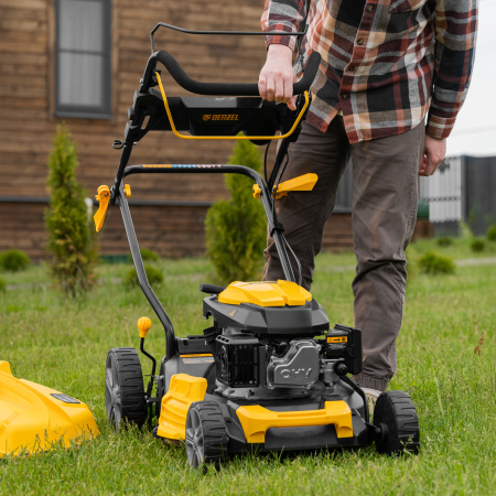 Газонокосилка бензиновая GLD-460SP, 146 куб.см, ширина 46 см, привод 7 уровней, травосборник 50 л Denzel цена