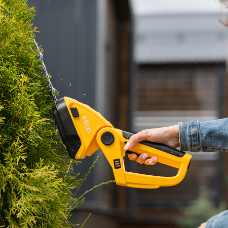 Ножницы-кусторез аккумуляторные GS-7, Li-Ion, 7,2 В Denzel цена