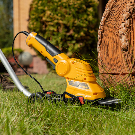 Ножницы-кусторез с телескопической штангой аккумуляторные G801E с акк. 7.2В Li-Ion 1.5 Ач Denzel цена