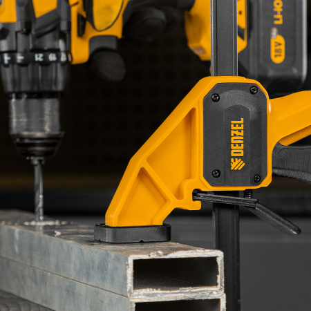 Струбцина F-образная, быстрозажимная, 600 х 80 мм, усиленный нейлоновый корпус Denzel цена