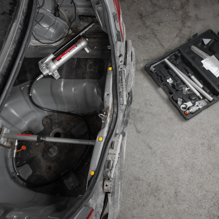 Растяжка гидравлическая, 4 т, набор из 17 предметов, 7 сменных насадок, в пластиковом кейсе Matrix цена