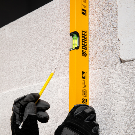 Уровень алюминиевый, 1500 мм, фрезерованный, 3 глазка Denzel цена