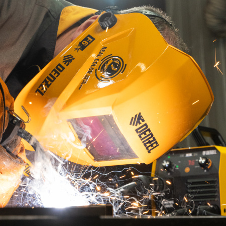 Щиток защитный лицевой (маска сварщика) F6, см. окно 93х43, Real Color, DIN4/5-8/9-13// Denzel цена