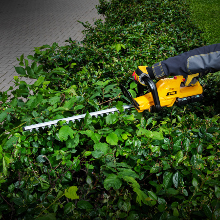 Кусторез аккумуляторный RBC510-36, Li-ion, 36 В, 4 Ач, нож 510 мм, поворотная ручка Denzel цена