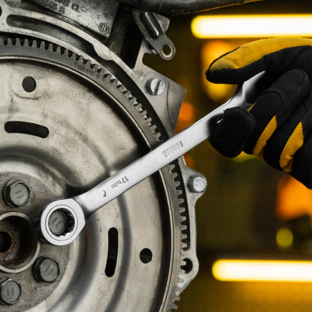 Ключ комбинированный трещоточный, 17 мм, CrV, матовый хром Denzel