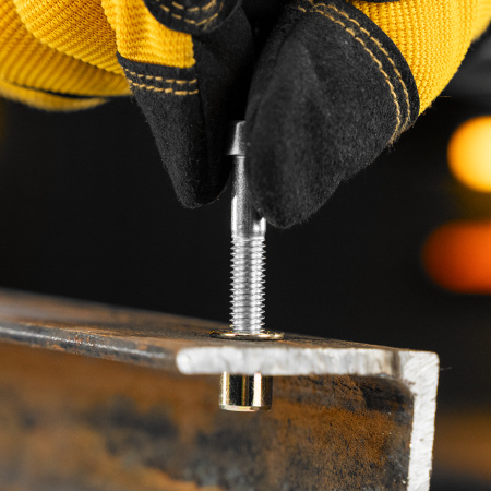 Заклепки резьбовые, стальные, оцинкованные, М6, пластиковый кейс, 70 шт. Denzel цена