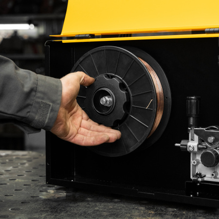 Аппарат инвертор. полуавтомат. cварки IMIG-185SDR, 180 А, ПВ 60%, катушка 5 кг Denzel