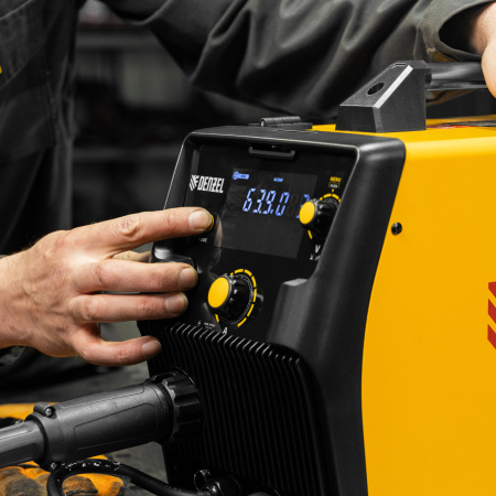 Аппарат инвертор. полуавтомат. cварки IMIG-185SDR, 180 А, ПВ 60%, катушка 5 кг Denzel