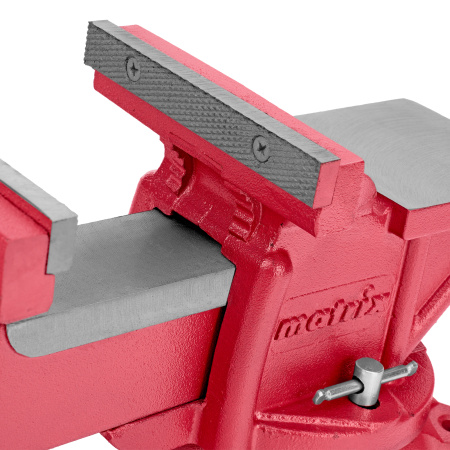 Тиски слесарные, 150 мм, поворотные, с наковальней Matrix