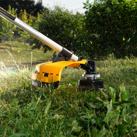 Триммер бензиновый DGT-43-PRO, анти-вибро, 43 см3, неразъем, состоит из 2 частей Denzel цена