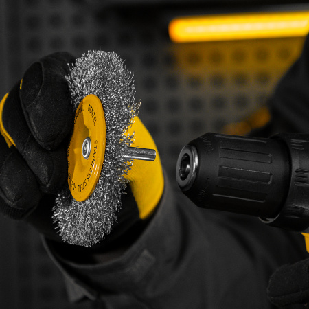 Щетка для дрели 100 мм, Плоская, со шпилькой, нержавеющая витая проволока Denzel