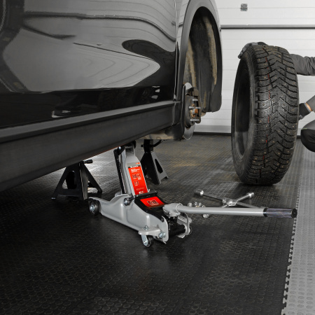 Домкрат гидравлический подкатной, 2 т, Low Profile, 85-330 мм Matrix цена