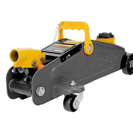 Домкрат гидравлический подкатной с фиксатором, 2 т, 130-330 мм, в кейсе Denzel цена