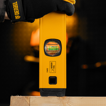 Уровень алюминиевый, магнит, фрезерованный, 3 глазка (1 зеркал.) 0,5 мм/м, 800 мм Denzel цена