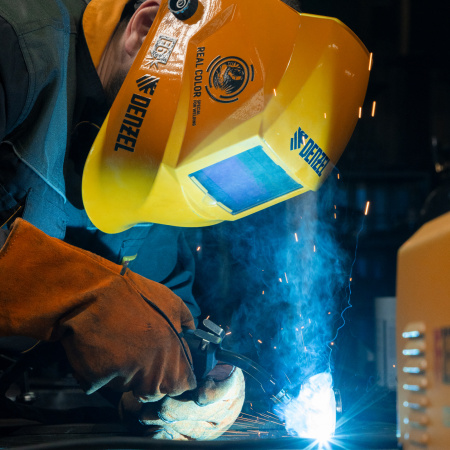 Щиток защитный лицевой (маска сварщика) F6, см. окно 93х43, Real Color, DIN4/5-8/9-13// Denzel цена