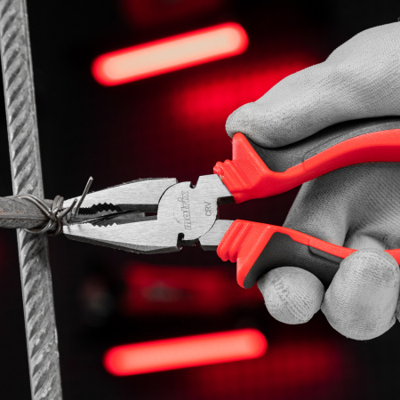 Плоскогубцы комбинированные, 160 мм, хром-ванадий, двухкомпонентные рукоятки Matrix