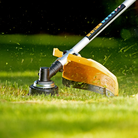 Триммер бензиновый DTL-52, 52 см3, неразъемная штанга, состоит из 2 частей Denzel цена