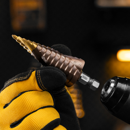 Сверло ступенчатое, 4-6-8-10-12-14-16-18-20-22-24-26-28-30-32 мм, Р6М5К5, 6-гр. хвостовик Denzel