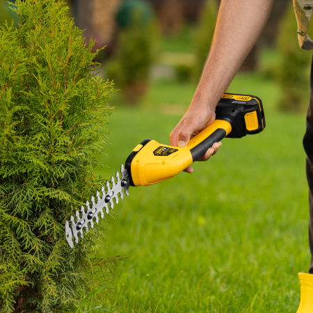 Ножницы-кусторез аккумуляторные GS-20, Li-Ion, 20 В Denzel цена