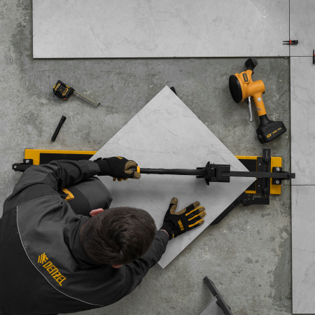 Плиткорез рельсовый 1000х16мм, каретка на подш., стальная станина, усил. рукоятка-пенал Denzel цена