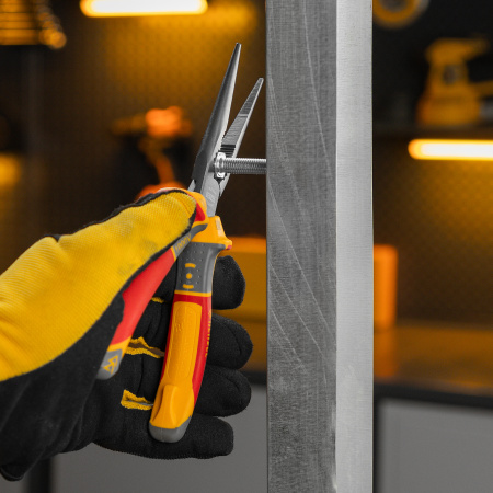 Длинногубцы прямые, диэлектрические рукоятки до 1000 В, трехкомпонентные рукоятки, 205мм Denzel