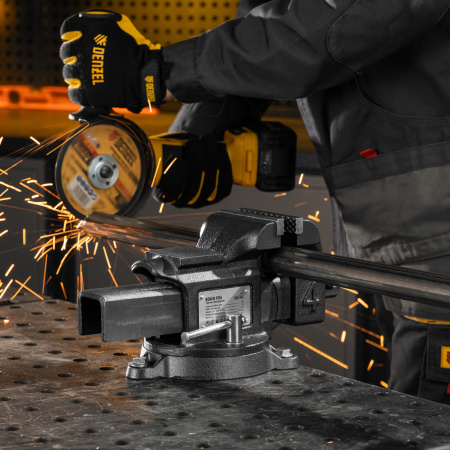 Тиски слесарные BVH-100, 100 мм, поворотные, стальная направляющая, с наковальней //Denzel