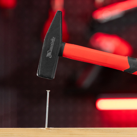 Молоток слесарный, 600 г, фибергласовая обрезиненная рукоятка Matrix