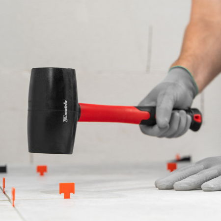 Киянка резиновая, 910 г, черная резина, фибергласовая рукоятка Matrix