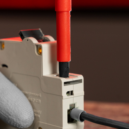 Набор диэлектрических отверток 7 шт, до 1000 В, пробник электрический до 250 В, двухкомпонентные рукоятки Matrix Professional